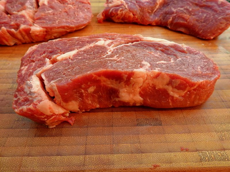 Argentina's Beef Puzzle: Record Exports, Emptier Home Plates