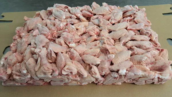 FROZEN CHICKEN PRIME AND MID WINGS  2