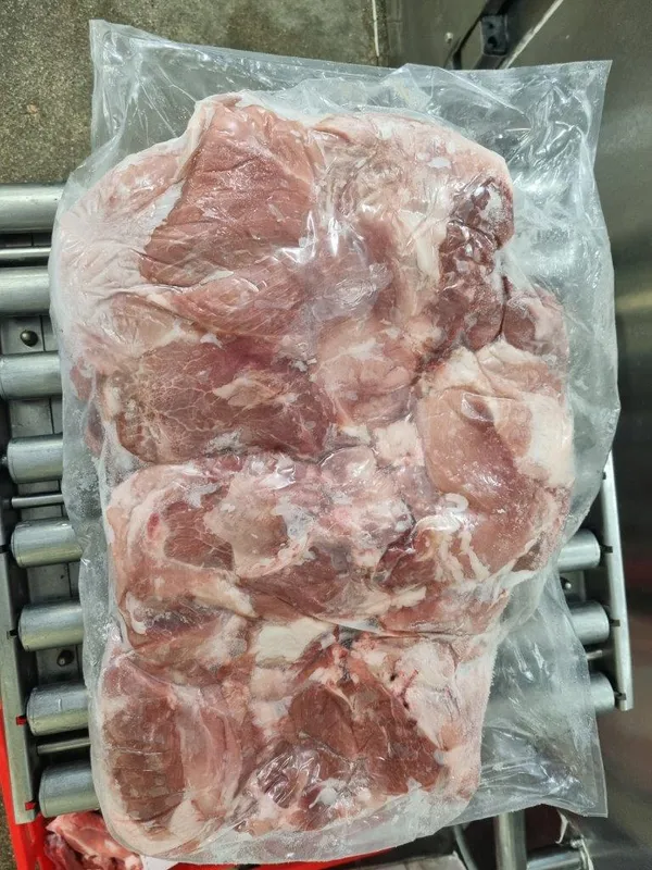 Frozen pork shoulder 3