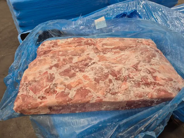 Chicken leg meat skin on polyblock