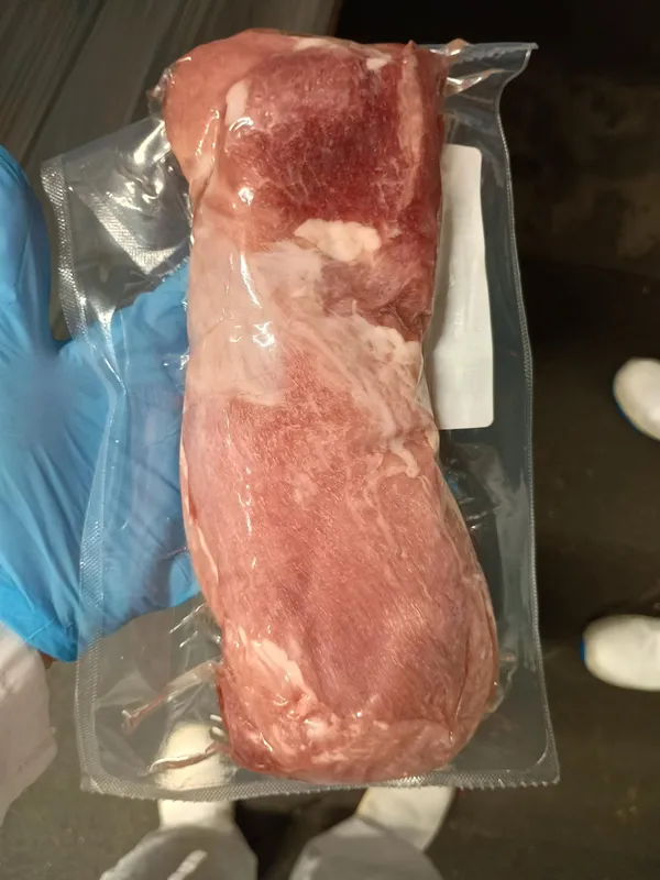 Frozen pork tenderloin // with head // w/o chain//1 piece vac// 10 kg carton 3