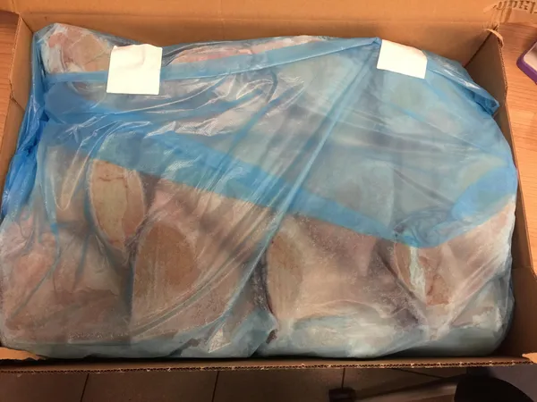 Frozen pork Hind shank skin on bone in price 1,65 eur exw 5