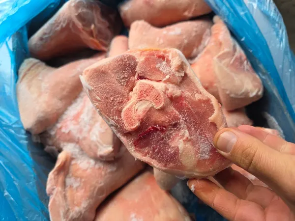 Frozen pork front hock/shank meat bone in, skin on, Weight: 1.2+ kg / piece 2