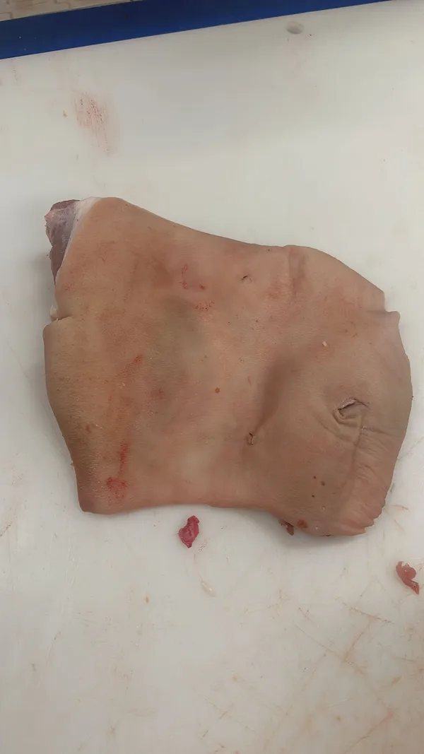 Frozen Shank meat - skin on price 2,05 eur exw 2