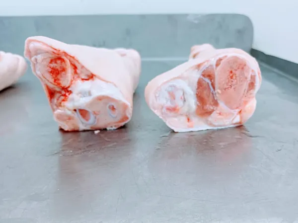 Frozen pork hind feet - carton 10kg 2