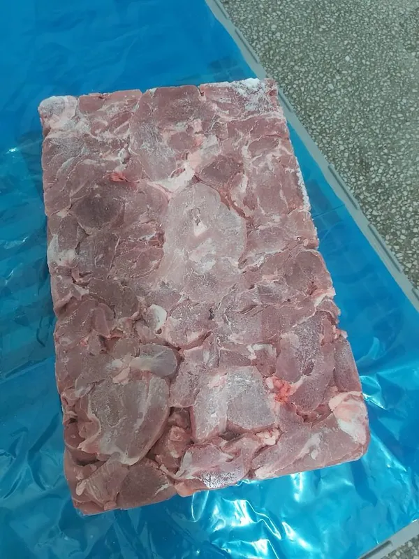 Turkey Tigh meat skinless and boneless, Polyblock 2