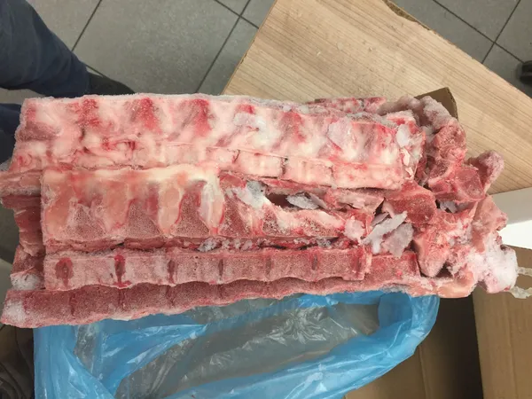 Frozen pork back bones - packaging carton box 10 kg fix weight 4