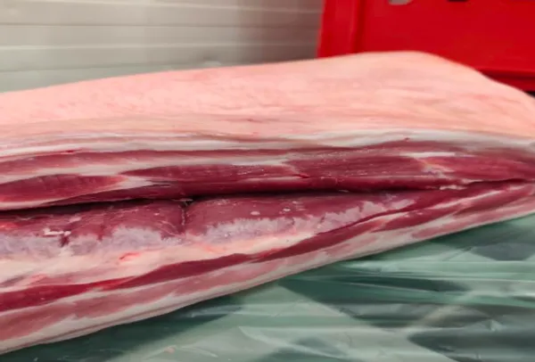 Pork belly wide cut, rind on