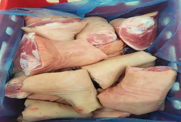 Pork hind shank, bone in