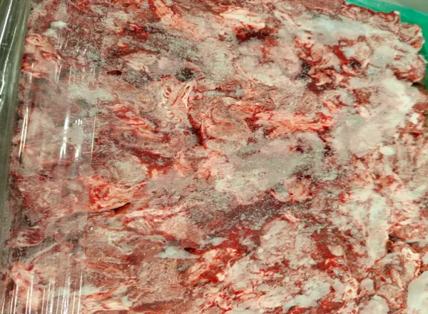 Bloody trimming (meat class IV)
