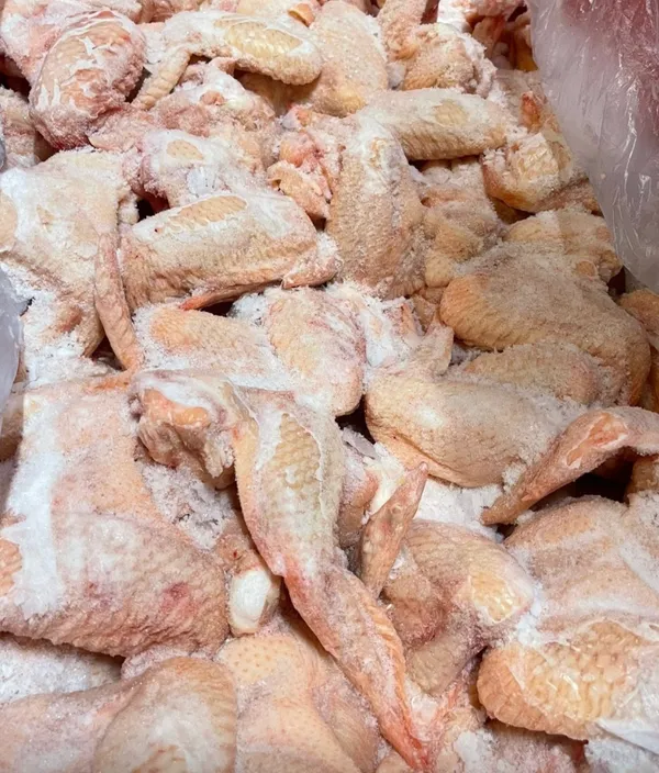 Frozen chicken wings A grade 3