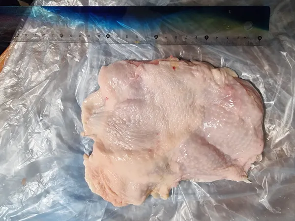Contramuslos de pollo (deshuesados / con piel)