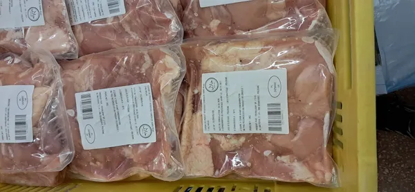 Contramuslos de pollo  al vacio (deshuesados / con piel) 2