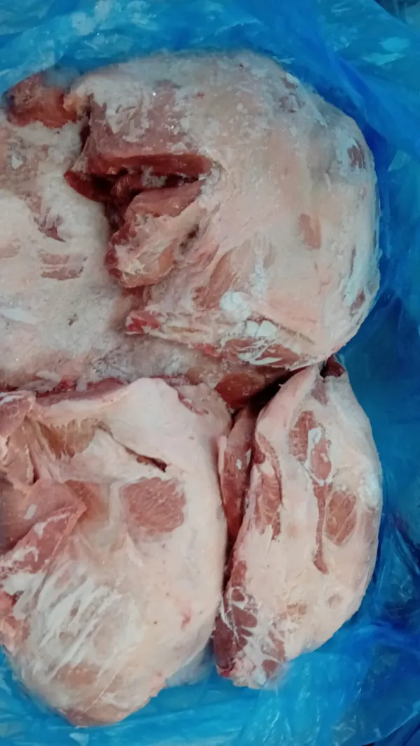 Pork shoulder 4 d , price 1,80 eur exw 6
