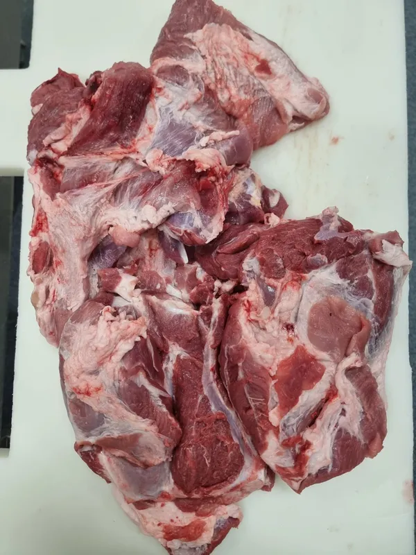 Pork shoulder 4 d , price 1,80 eur exw 5
