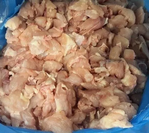 Chicken fillet trimming 4