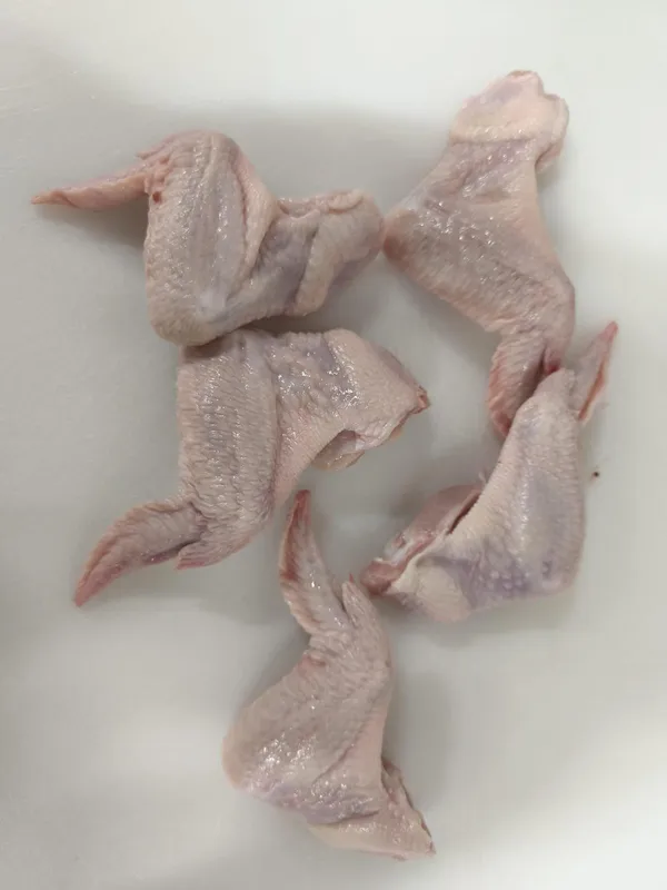 Frozen chicken wings 3j. 2