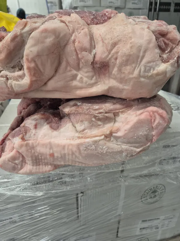 Pork shoulder boneless fat cover 5 mm, Price 1,90 eur exw. Last Truck possible !!! 2