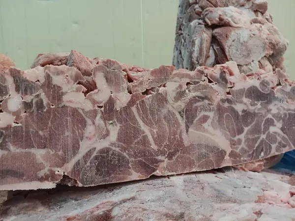 Frozen Pork Trimming 2