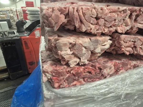 Frozen Pork Trimming 3