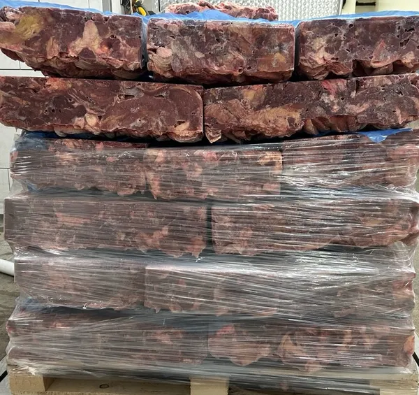 Frozen beef trimmings 80/20 4