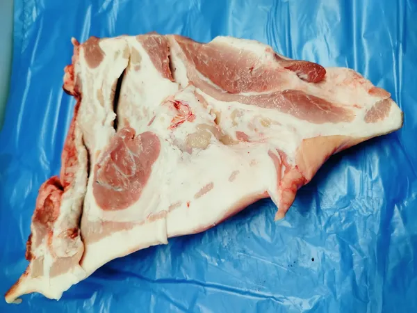 Frozen pork jowl, rind-on 3