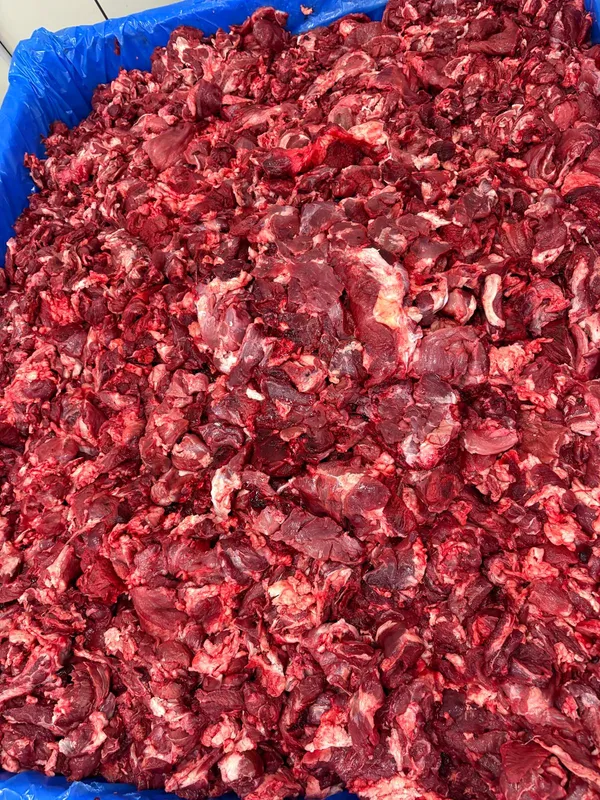 Product Bloody beef trimmings: Beef neck, throat, diaphragm meat, sticking meat, head meat excluding recortes de vacuno 2