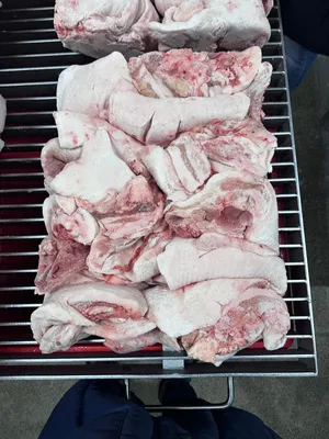 Frozen pork jowls rindless