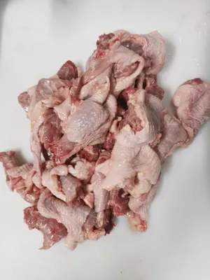 Frozen chicken necks with skin