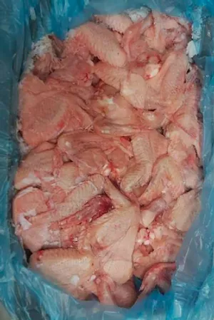Frozen chicken wings