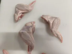 Frozen chicken wings 3j.
