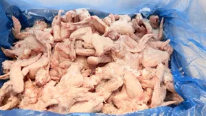 Frozen chicken wings, 3 joints, bone in, skin on